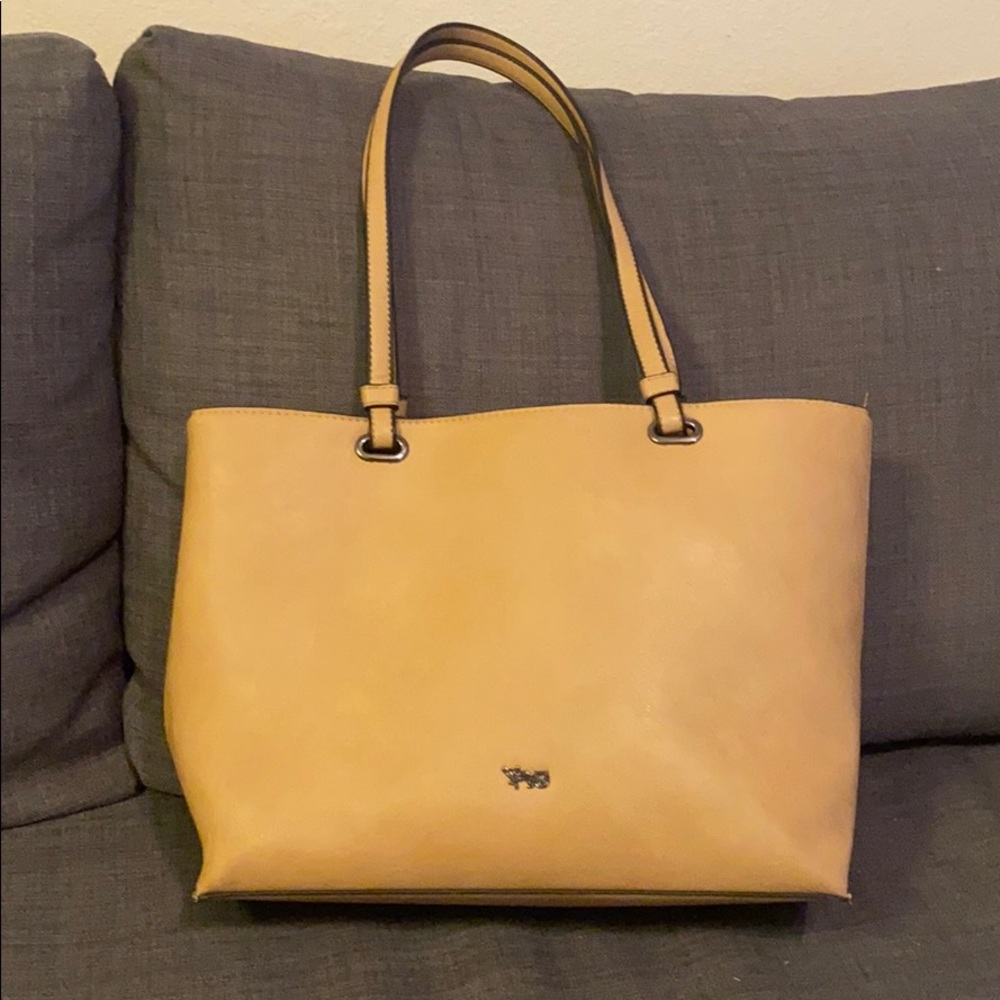 Selling a beautiful Tan bag with stripped inside